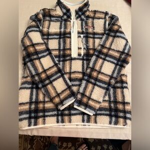 Ladie’s Vineyard Vines Fleece pullover sizes Small, Medium and Large.